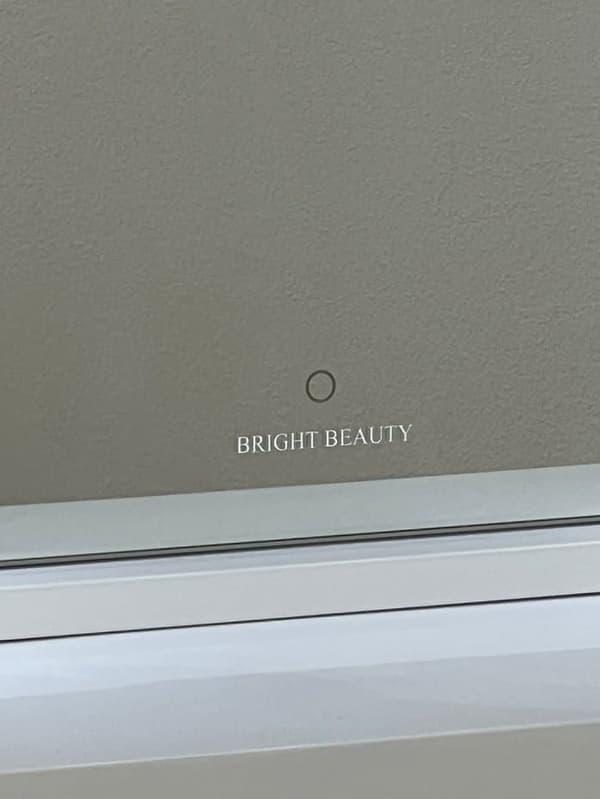 Bright Beauty Vanity Namira - hollywood peili - meikkipeili - peili valaistus - kolme valotilaa