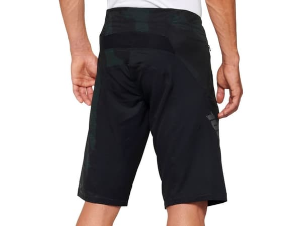 100 % mennshorts 100 % AIRMATIC LE Shorts svart camo størrelse 38 (52 EUR) (NY 2022)