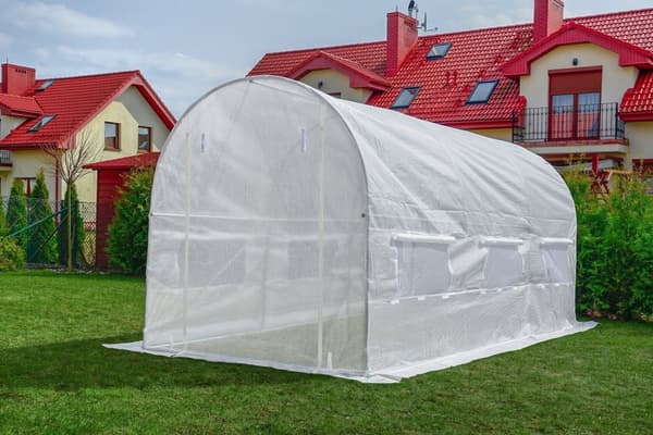 Drivhus 4,5x2x2 meter hvid - med 6 myggenet vinduer - 9m2