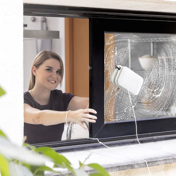 Magnetisk Glasrengörare Klinduo InnovaGoods - Effektiv rengöring av glas med magnetisk funktion. Skyddar ytor och ger skinande resultat.