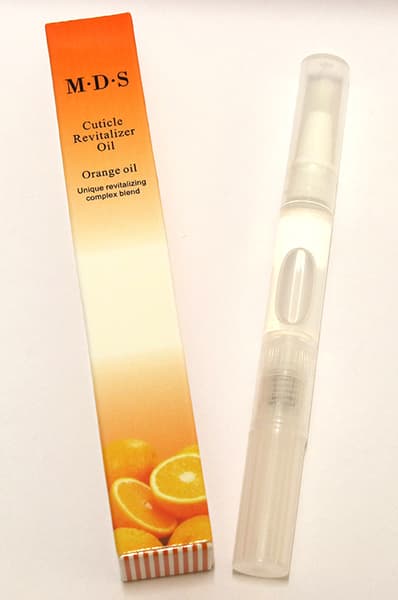 Nail oil, cuticle oil